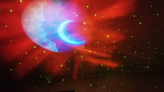 Лазерний проектор зоряного неба.Нічник Космонавт.Bluetooth.З колонкою! Характеристики