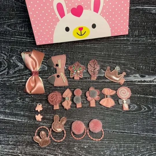 Набір дитячих аксесуарів для волосся з 17 предметів в подарунковій коробці Інтернет-аукціон