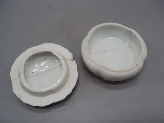 Шкатулка фарфор Австрия узор цветы розы размер 3,8х2,4х5,8 см под реставрацию №78 Продаж