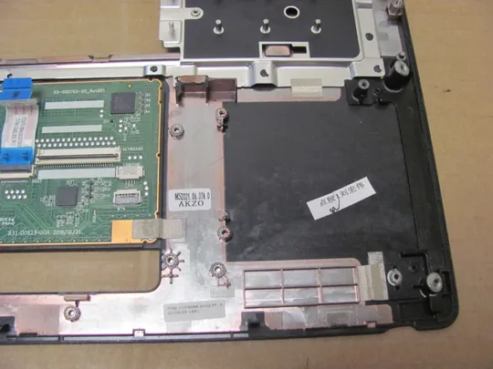 номер1002-4 корпус кришка Палмрест корпус топкейс Верхня панель палмрест cover-C тачпад  01VVYH  AP2V4000D01 для Dell Precision 7750 оригінал Недорого