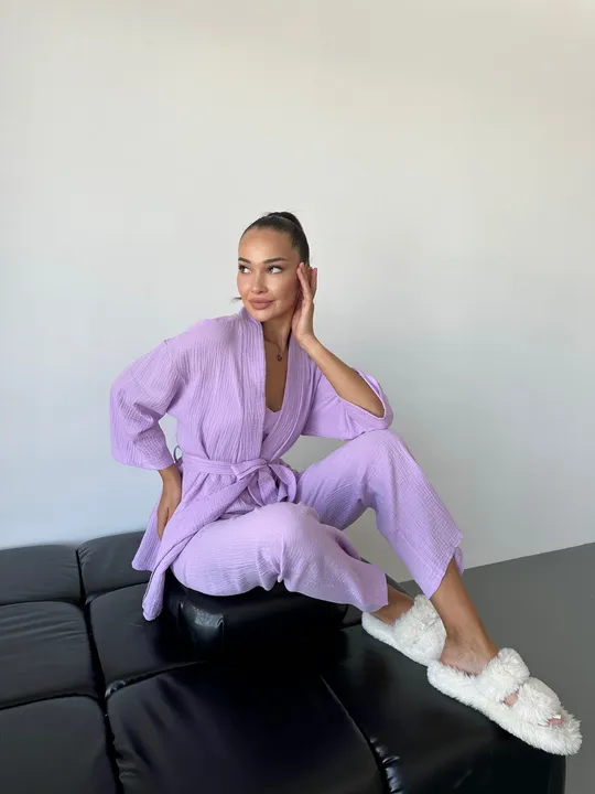 Комплект для дому і сну трійка з мусліну, халат кімоно, топ і штани лавандовий розмір L З аукціону