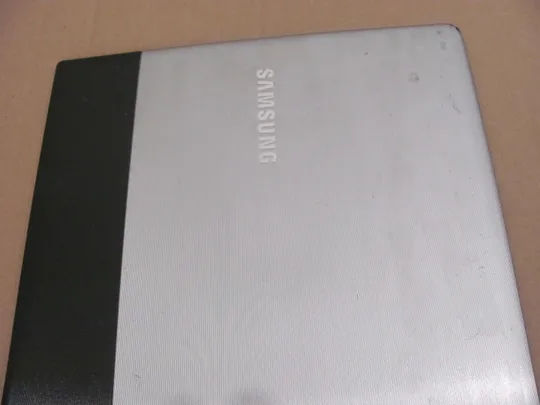 407-11 кришка матриці BA75-03355A   для  Samsung NP305 NP305E7A  305E   оригінал Продаж