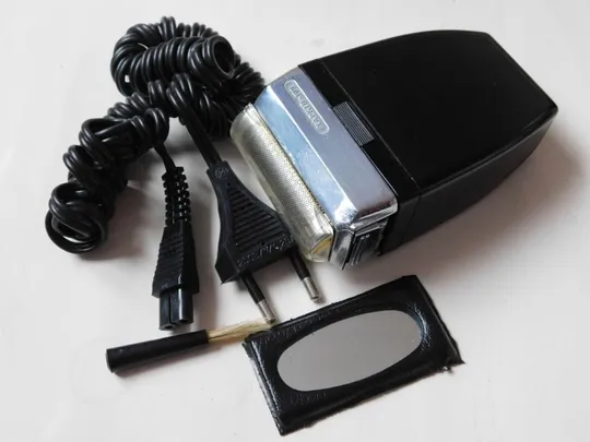 Советская Электробритва ХАРЬКОВ-109 110/220В Сувенирная Коробка СССР 1978 З аукціону