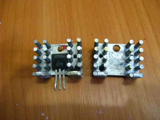 Радіатор (13) для ТРАНЗИСТОРІВ типу КТ814  ПАРА Ціна