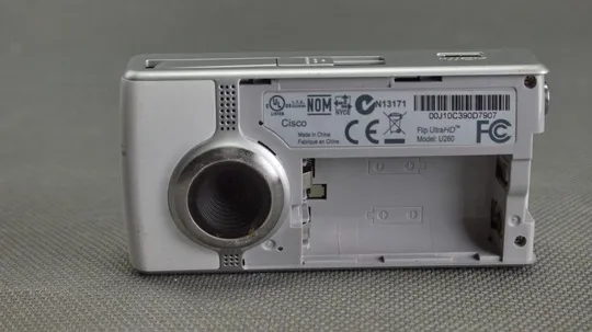 Цифровой фотоаппарат 2.0Mpix Cisco Flip Video UltraHD U260 + x1.0 EQ 36mm Optical Aspheric lens Вживане Інтернет-аукціон