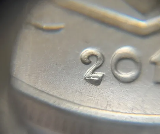 (7370) 10 копійок 2015 різновид викрошок і розколів на аверсі (10 копеек 2015 брак) Ціна