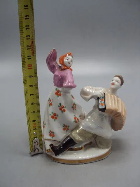 Купити Фигура фарфор Дулево танцоры с гармошкой перепляс гармонист и девушка 11,7 см под реставрацию №13920