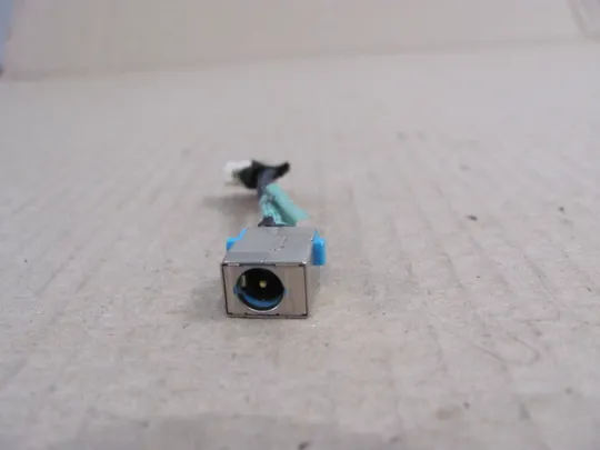 номер0254-8 роз'єм живлення Роз'єм зарядки Гніздо живлення Штекера живлення Зарядний порт Роз'єм адаптера живлення power connector 50.4HVD4.001 для Packard Bell MS2290 MS2291 LM85 LM82 оригінал З аукціону