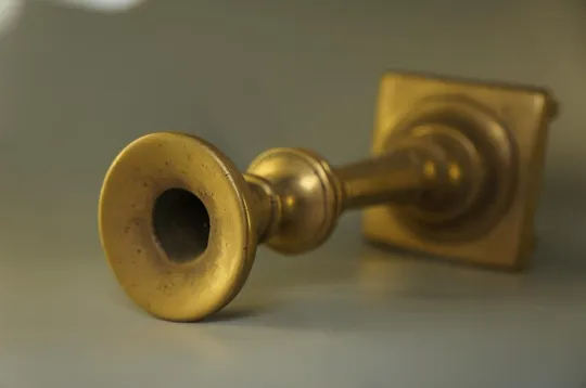 Подсвечник колонна на ножках высота 25,5 см (№ 29) З аукціону