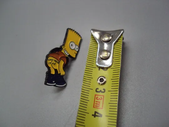 Купити Значок пін Сімпсони мультсеріал Барт Сімпсон показує жопу Don't tread on me знак брошка №18491