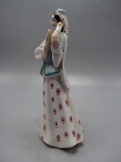 Фигура фарфор Киев девушка азербайджанка с бубном Восточный Азербайджанский танец 21,5 см №13917 З аукціону