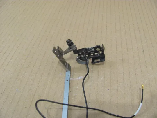 Купити номер0010-25 кріплення DC330010J30 для LENOVO Y580, Y580N, Y580A, Y585 оригінал