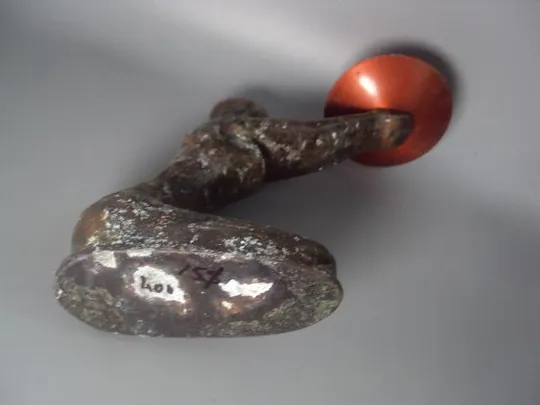 Подсвечник девушка несущая свет шпиатр высота 15 см №10612 Недорого