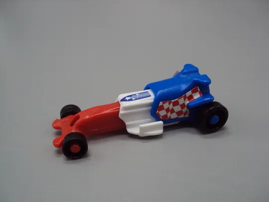 Фигурка киндер сюрприз VD080 Ferrero гоночная машинка автомобиль гонки №18600л в Україні