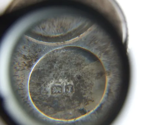 Табакерка или таблетница серебро 925 проба .вес 18 грам. раз. 5х0.5 см. 1850 гг. Англия Де купити