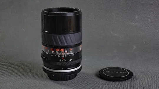 телеобъектив Tamron 135mm/2.8 Ф55мм + крепление Adaptall Canon FD З аукціону