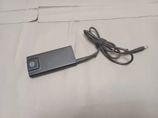0940 адаптер живлення  HP HSTNN-DA14 19.5V 3.33A 65W  НІМЕЧЧИНА Інтернет-аукціон