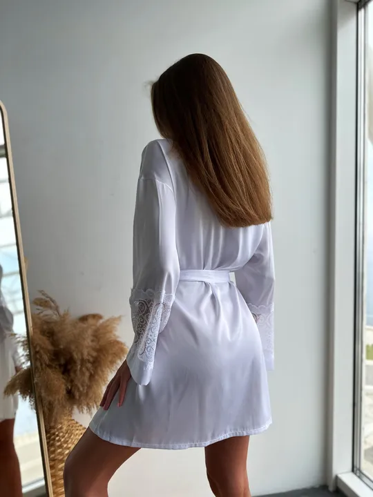 Халат короткий з шовку Армані Christel 132 довгий рукав з мереживом, білий  S/M Продаж