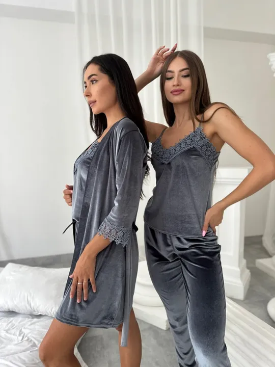 Жіночий комплект для дома 4 в 1 З аукціону