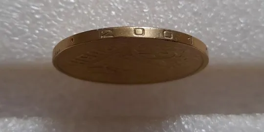 (3714) 1 гривня 2001 1АД1 брак "око змії" на гурті, викрошка (1 гривна 2001) Продаж