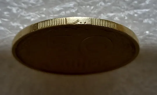 (6394) 50 копійок 1992 1АВм гарна викрошка на ягоді у 8 гроні на реверсі + &quot;сніжок&quot; на аверсі (50 копеек 1992 1АВм брак) Недорого