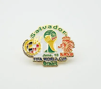 фото, Футбол - матчевый значок из серии  "Чемпионат Мира 2014"  Испания - Нидерланды