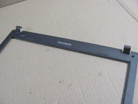 номер0249-43  рамка матриці matrix frame Окантовка дисплея Рамка екрана Корпус рамка матриці   BA75-02407A для  Samsung R425 R430 оригінал Де купити