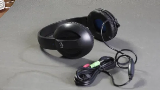 Стереонаушники игровые с микрофоном и регулятором громкости Sven AP-680MV Black/Blue Сингапур БУ Ціна