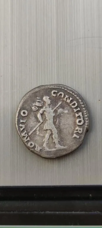 Денарий основатель Рима Ромул с копьем и трофеями, император Адриан, серебряная древняя монета rm346 З аукціону