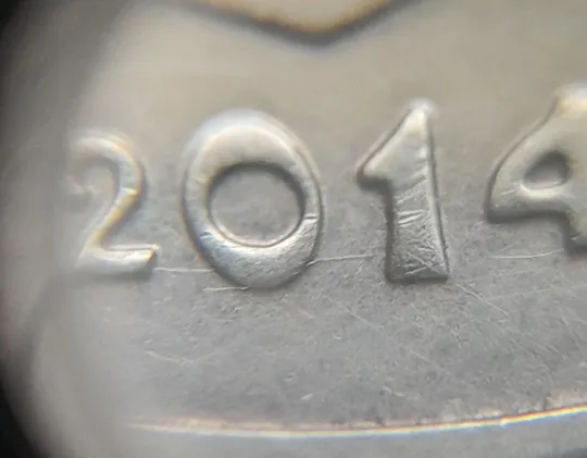 Купити (4801) 50 копійок 2014 розколи у році карбування на аверсі (50 копеек 2014 брак)