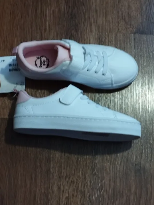 Кросівки Ціна