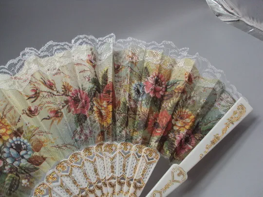 Веер узор цветы цветочки пластик, ткань, кружево длина 23 см (есть поломка) №15906 Недорого