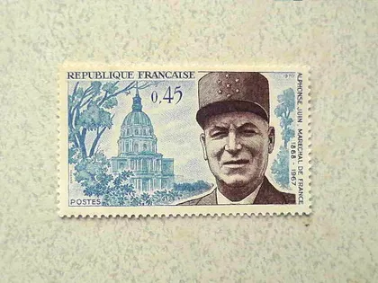 фото, Поштова марка Франція " Офіцер Армії Франції " 1970 рік **