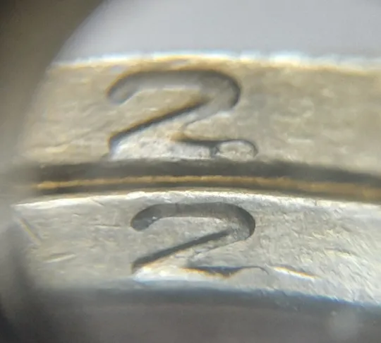 Купити (1266) 1 гривня 2006 різновиди викрошок у цифрі "2" слова "2006" на гурті - 2 монети одним лотом (1 гривна 2006 брак)