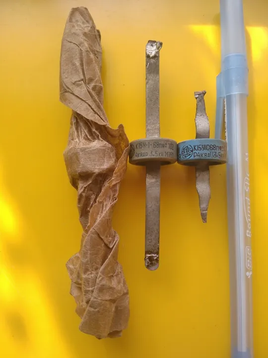 Конденсатор К15У-1   68пф 4 квар. 3.5 кв. Продаж