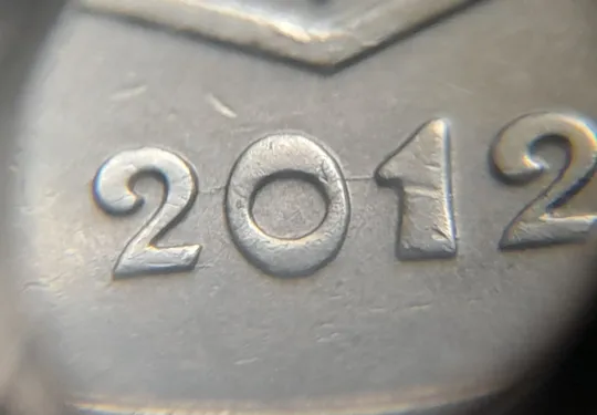 (5943) 25 копійок 2012 розколи в слові "КОПІЙОК" на реверсі + розколи в цифрах "2012" на аверсі /25 копеек 2012 брак Інтернет-аукціон