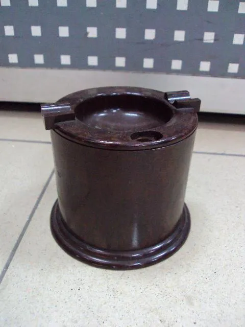 Сигаретница карболит винтаж ссср высота 9 см, диаметр 9 см №15021 Ціна