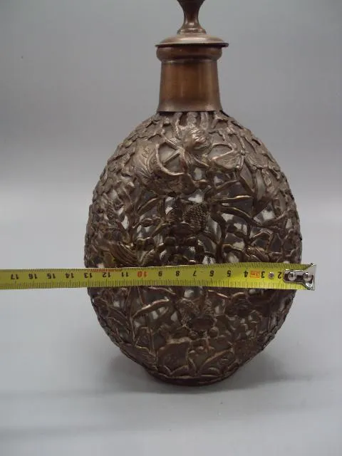 Штоф графин Китай 80-е года стекло, металл узор рыбы цветы рыбки высота с крышкой 28 см №13953 З аукціону