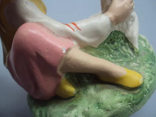 Фигура гипс статуэтка девушка и ягненок овечка украинка с ягненком овечкой высота 11,5 см №15607МЯ Інтернет-аукціон