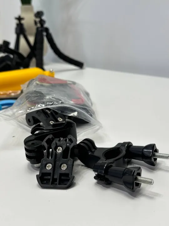 Набір кріплень і аксесуарів для екшн камер  (ящик 25) З аукціону