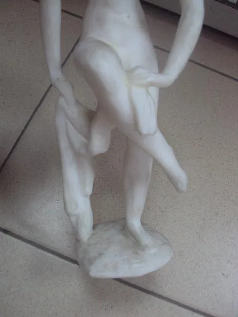 Фигура пластик ню девушка вытирает ноги №287 Де купити