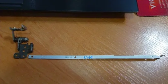 Петля для ноутбука Acer Aspire E1-521 E1-531 E1-531G E1-571 E1-571G AM0HJ000300 сломана Ціна