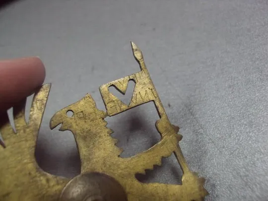 знак грифон с флагом винт №13555 З аукціону