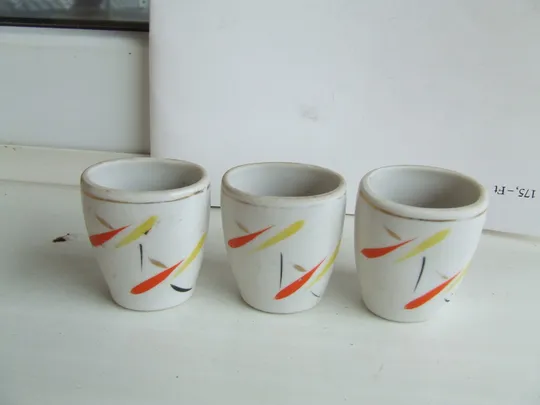 Фарфор лікеро-водочний набір роз. 24 х 10 см. 1970 роки ЗХК ссср. + 3 стаканчики. Характеристики