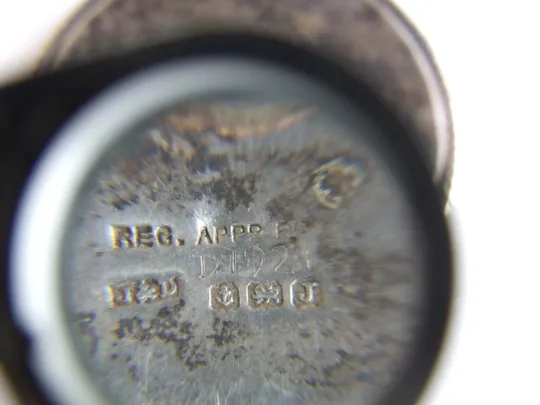 Табакерка или таблетница серебро 925 проба .вес 18 грам. раз. 5х0.5 см. 1850 гг. Англия З аукціону