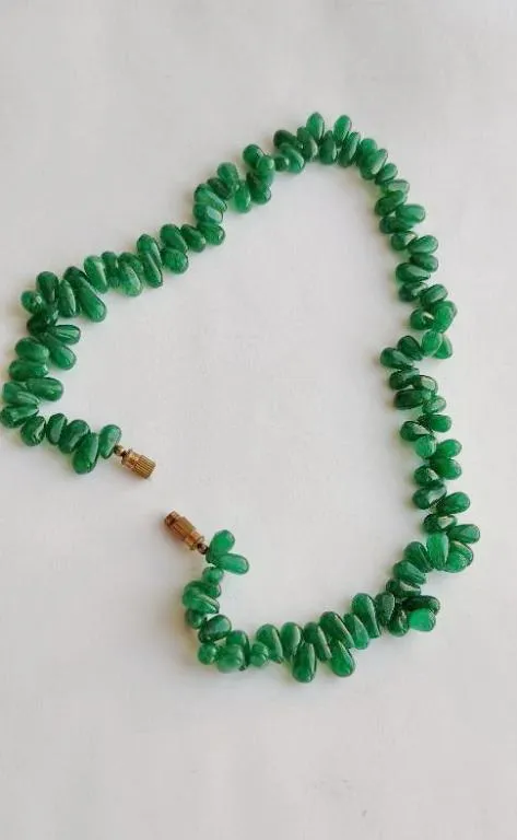 Купити Изумрудные жадеитовые бусы -ОЖЕРЕЛЬЕ- каплевидные НАТУРАЛЬНЫЕ бусины 20 век gf653