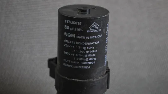 Купити 17U5017 Пусковой конденсатор NGM 80мкФ 300В (Anlass kondensator 80mf 300V)