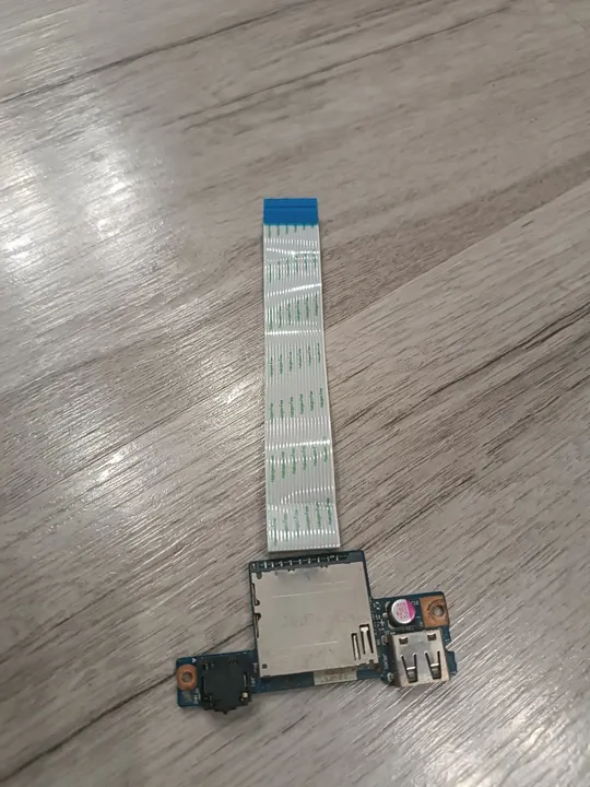 Додаткова USB + Audio + CardReader для ноутбука Lenovo G40-30 G40-80 Ціна