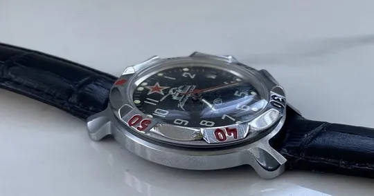 Отличные винтажные часы Командирские Танк в прекрасном рабочем состоянии ns513 З аукціону