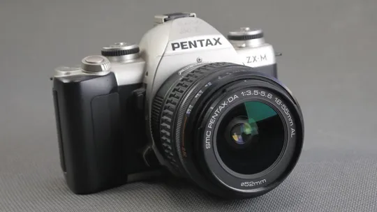 Об&#039;єктив SMC Pentax-DA AF 18-55mm 1:3.5-5.6 AL Ф52мм штатный зум для цифровыx камер Pentax Вживане Характеристики